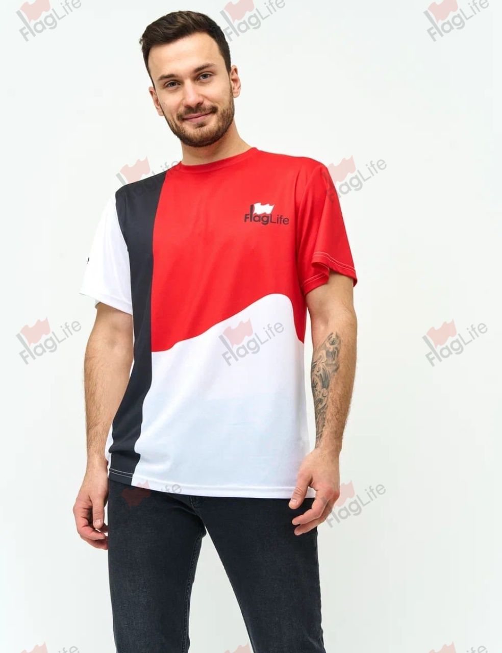 Футболка с логотипом